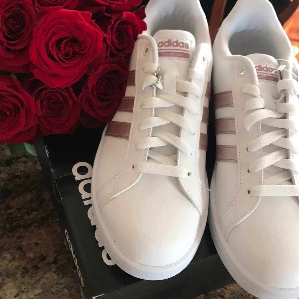 Adidas Cloudfoam sneakers rose gold